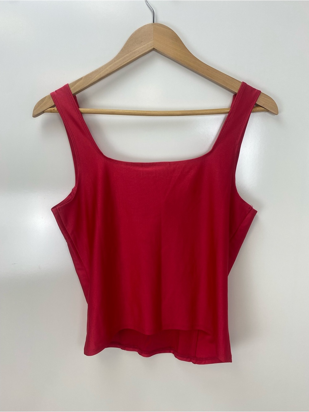 Willow + Root Fuchsia Tank Top with Structured Seams - Picture 5 of 7